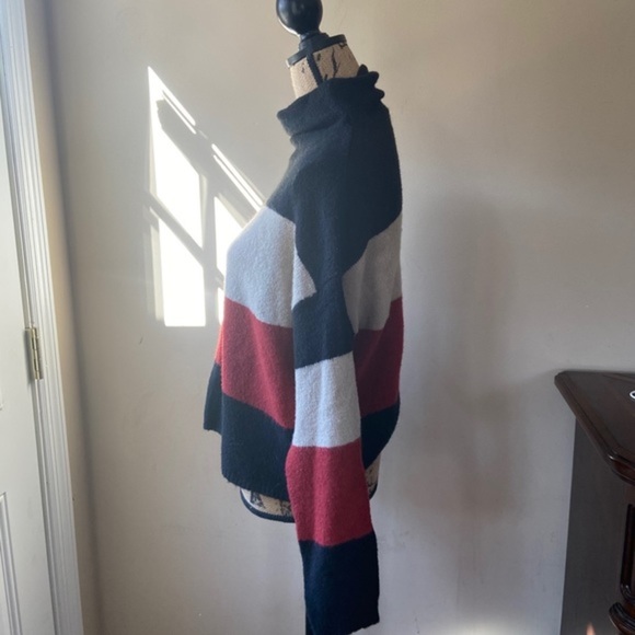 CLICHÉ Color Block Turtle Neck Pullover - Picture 4 of 10